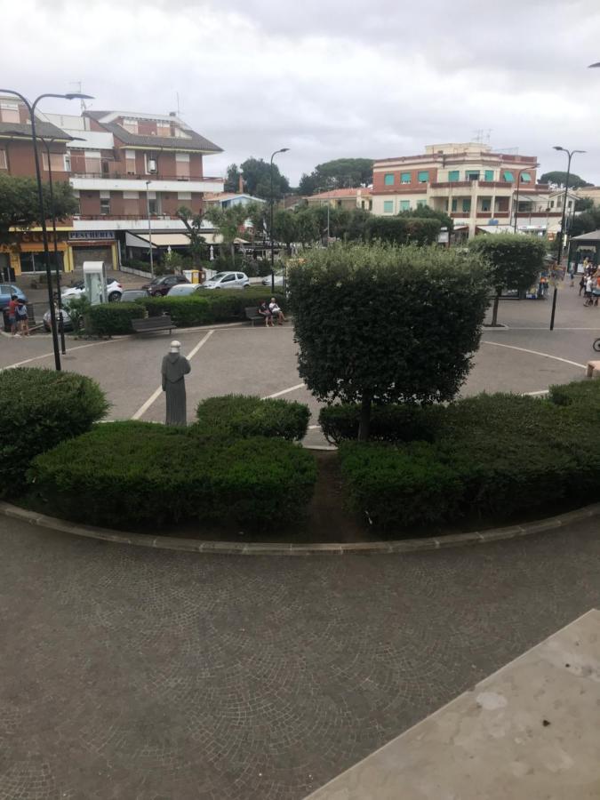 Appartamento Sulla Piazza 90 M Dal Mare Anzio Eksteriør bilde